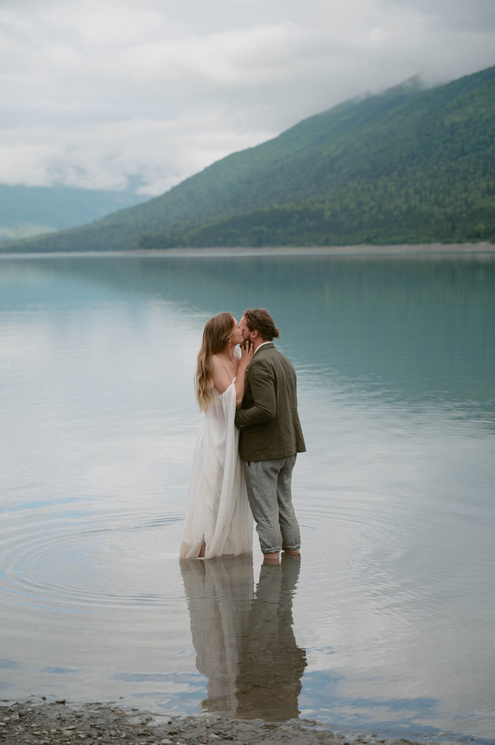Lake Crescent Elopement Photographer